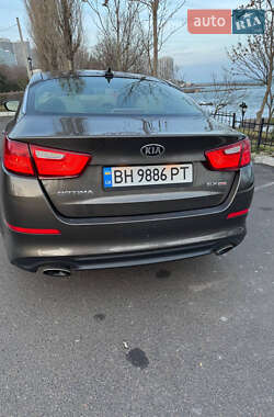 Седан Kia Optima 2014 в 