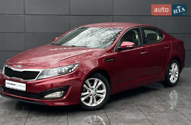 Седан Kia Optima 2013 в 