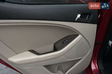 Седан Kia Optima 2013 в 