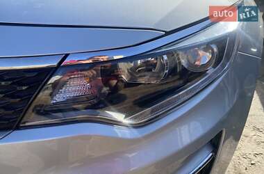 Седан Kia Optima 2016 в Киеве