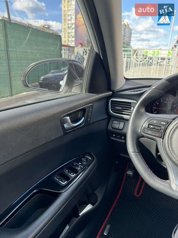 Седан Kia Optima 2016 в Києві