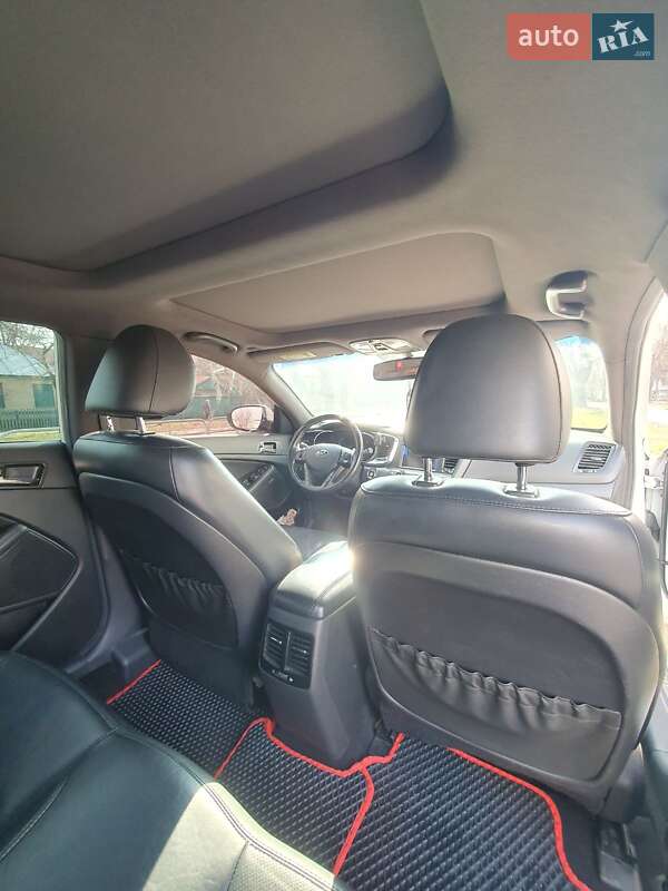 Седан Kia Optima 2013 в Черкасах