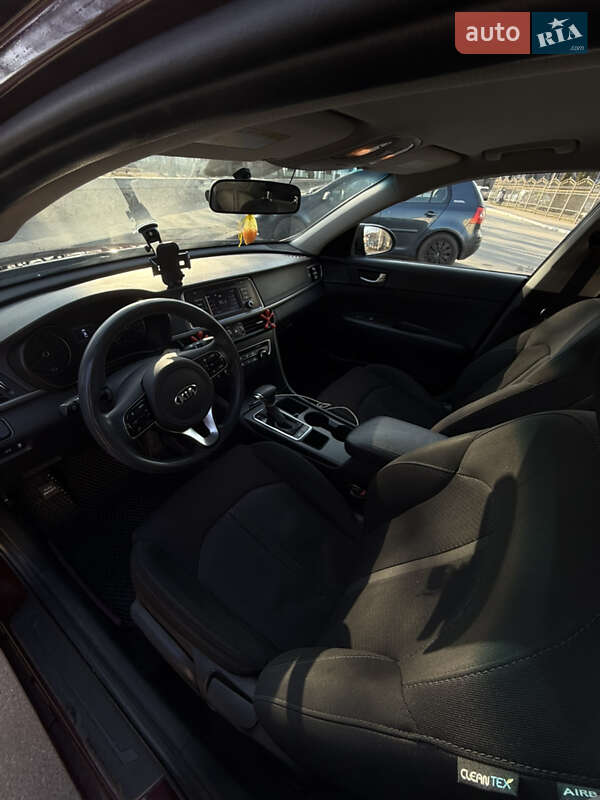 Седан Kia Optima 2016 в Житомире