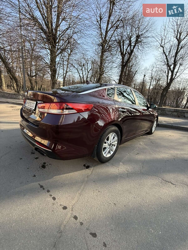 Седан Kia Optima 2016 в Житомире