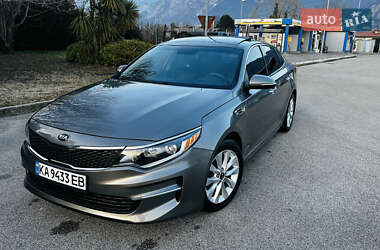 Седан Kia Optima 2016 в Новояворовске