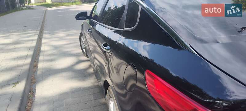 Седан Kia Optima 2016 в Хмельницком