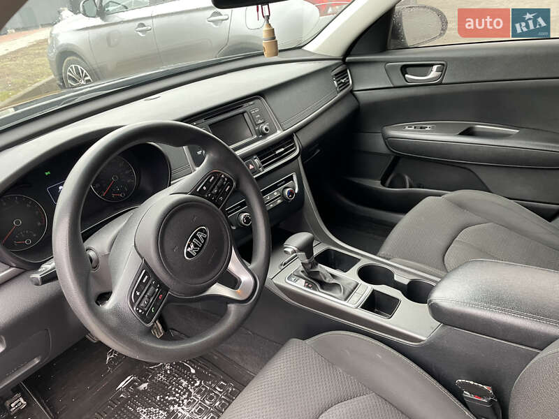 Седан Kia Optima 2016 в Киеве