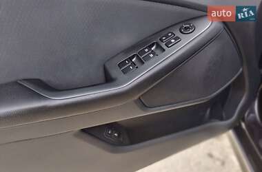 Седан Kia Optima 2013 в 