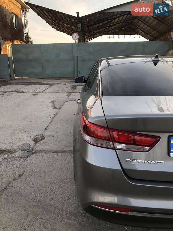 Седан Kia Optima 2017 в Хмельницком