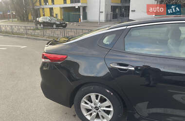 Седан Kia Optima 2017 в 