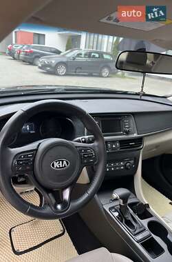 Седан Kia Optima 2016 в 