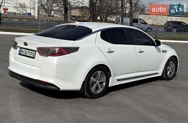 Седан Kia Optima 2015 в 