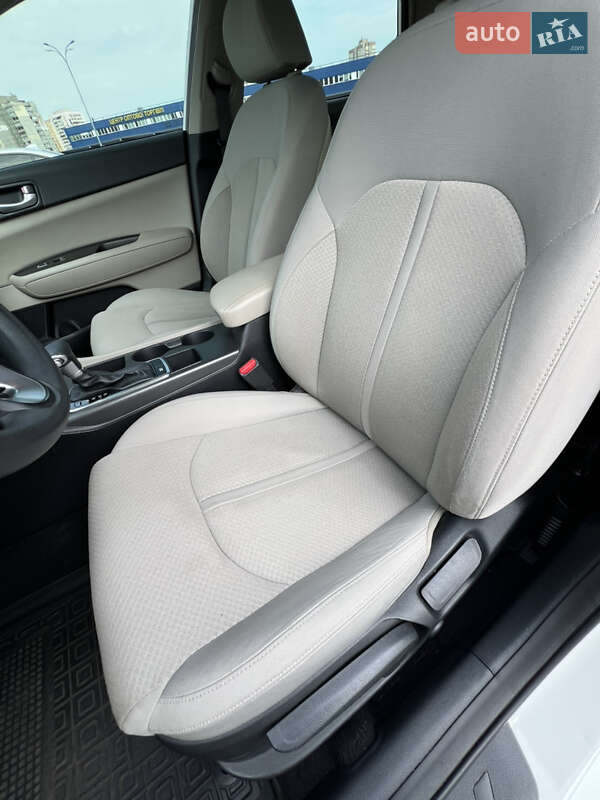 Седан Kia Optima 2016 в Киеве