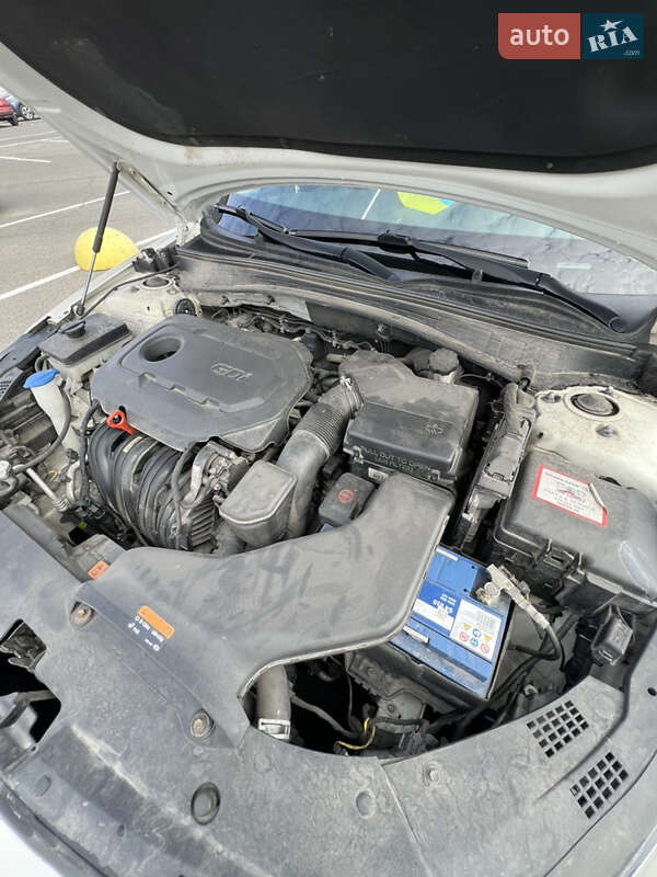 Седан Kia Optima 2016 в Киеве