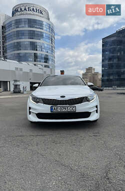 Седан Kia Optima 2016 в Днепре