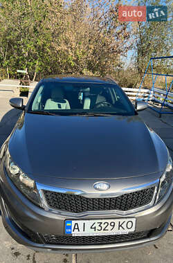 Седан Kia Optima 2012 в 