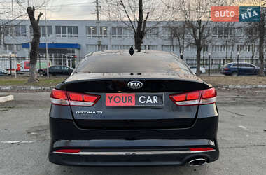 Седан Kia Optima 2017 в 