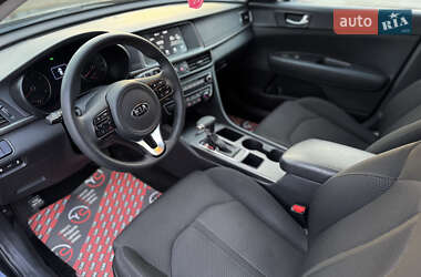 Седан Kia Optima 2017 в 
