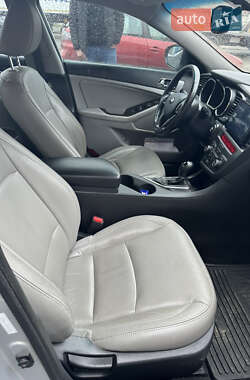 Седан Kia Optima 2013 в 