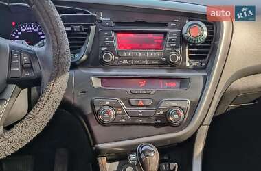 Седан Kia Optima 2011 в 
