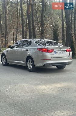 Седан Kia Optima 2015 в 