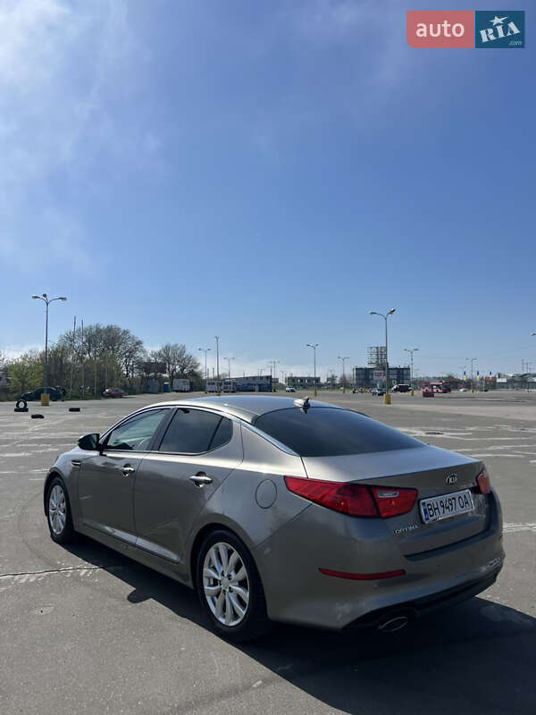 Седан Kia Optima 2015 в Одессе