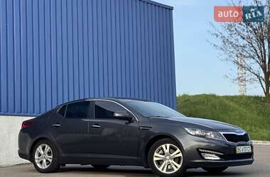 Седан Kia Optima 2012 в 