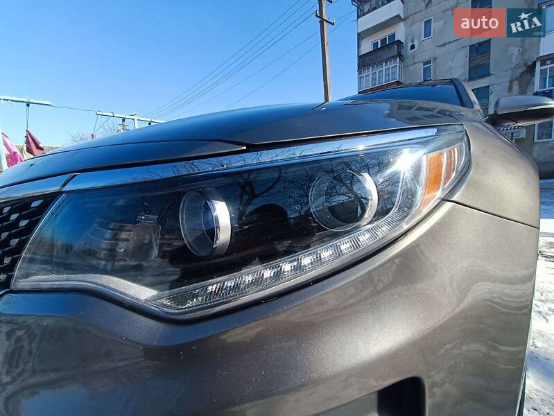 Седан Kia Optima 2016 в Полонному