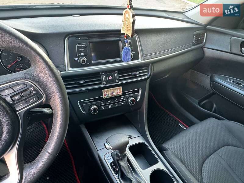 Седан Kia Optima 2016 в Черкасах