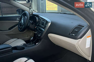 Седан Kia Optima 2013 в 