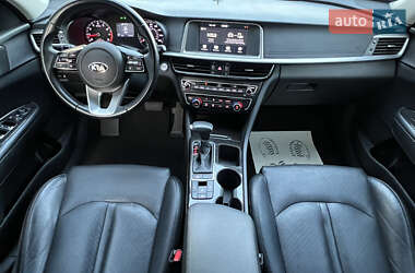 Седан Kia Optima 2018 в 