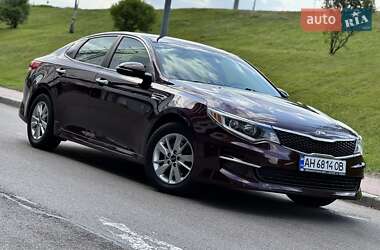 Седан Kia Optima 2016 в 