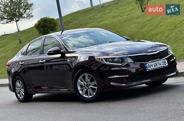 Седан Kia Optima 2016 в 