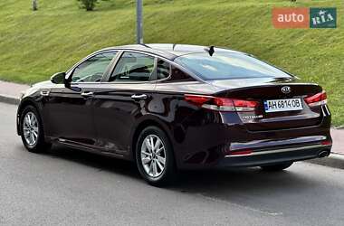 Седан Kia Optima 2016 в 
