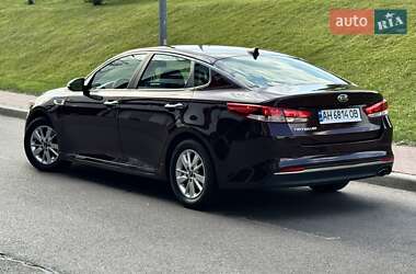 Седан Kia Optima 2016 в 