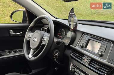 Седан Kia Optima 2016 в 