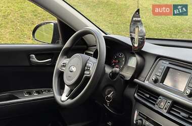 Седан Kia Optima 2016 в 