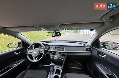 Седан Kia Optima 2016 в 