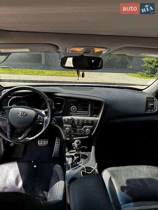 Седан Kia Optima 2011 в Запоріжжі