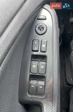 Седан Kia Optima 2011 в 