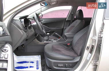 Седан Kia Optima 2012 в 