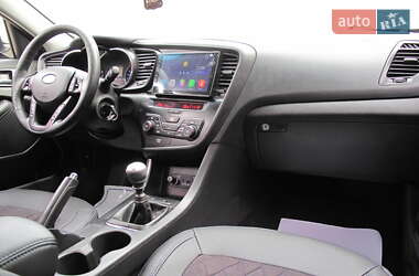 Седан Kia Optima 2012 в 
