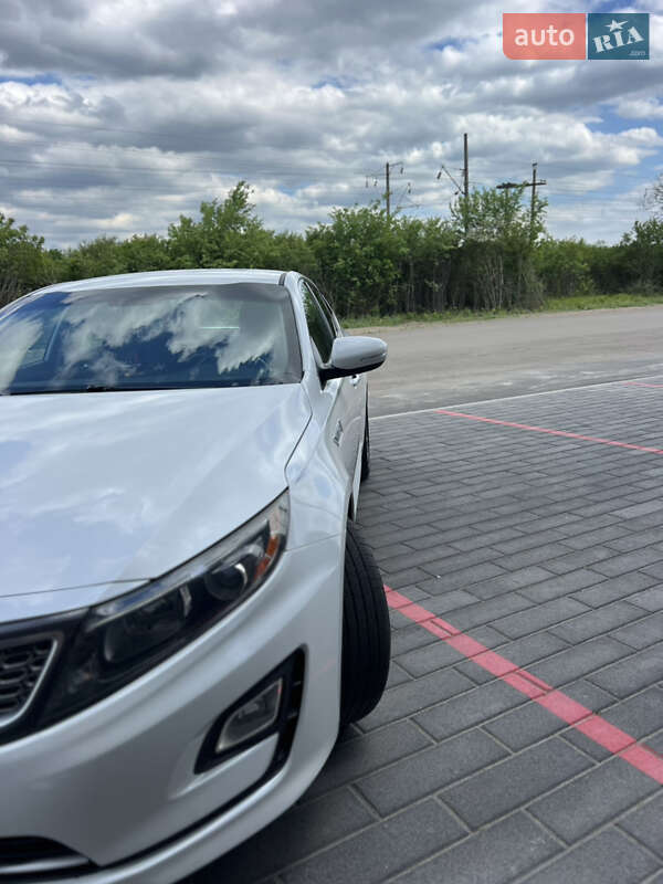 Седан Kia Optima 2014 в Первомайске