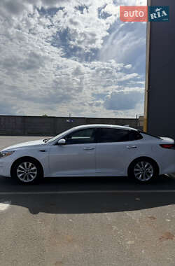 Седан Kia Optima 2016 в Киеве