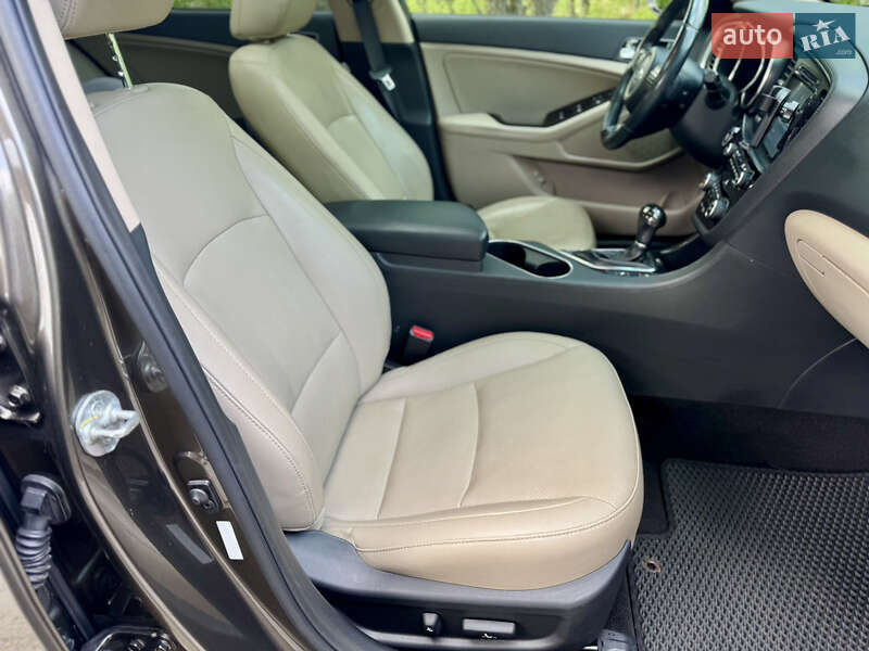 Седан Kia Optima 2013 в Києві
