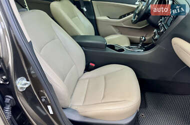Седан Kia Optima 2013 в 