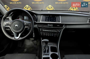 Седан Kia Optima 2018 в 