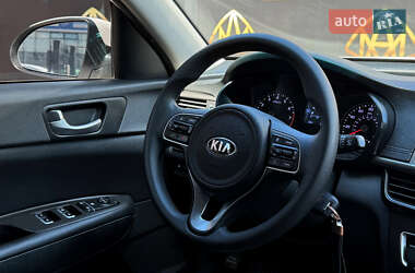 Седан Kia Optima 2016 в 