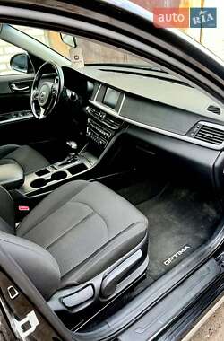 Седан Kia Optima 2017 в Сумах