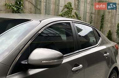 Седан Kia Optima 2014 в 